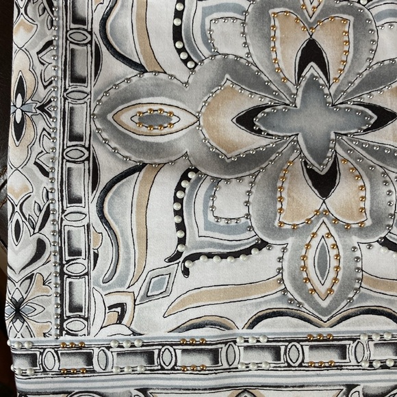 White House-Black Market Skirt Set-Skirt is sz 4, top is sz 0. Beautiful pieces. - Picture 16 of 16